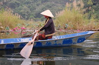 Rowing to the perfumed pagoda